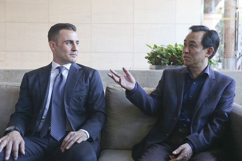 自从他上任以来，曼联改变了之前在转会市场上不成功的做法，并允许他更多参与转会决策。